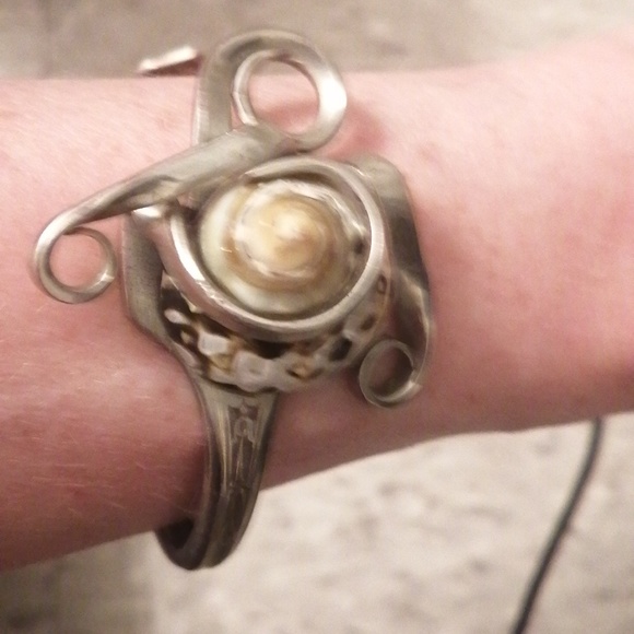 Unique silver fork with shell bracelet. - Picture 3 of 3